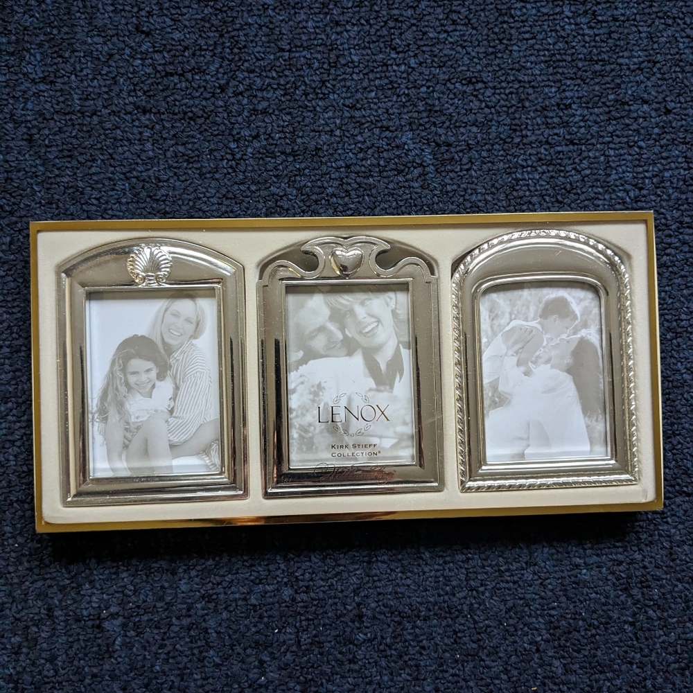 New Vintage Silverplated Williamsburg Lenox Wallet Picture Frame Set